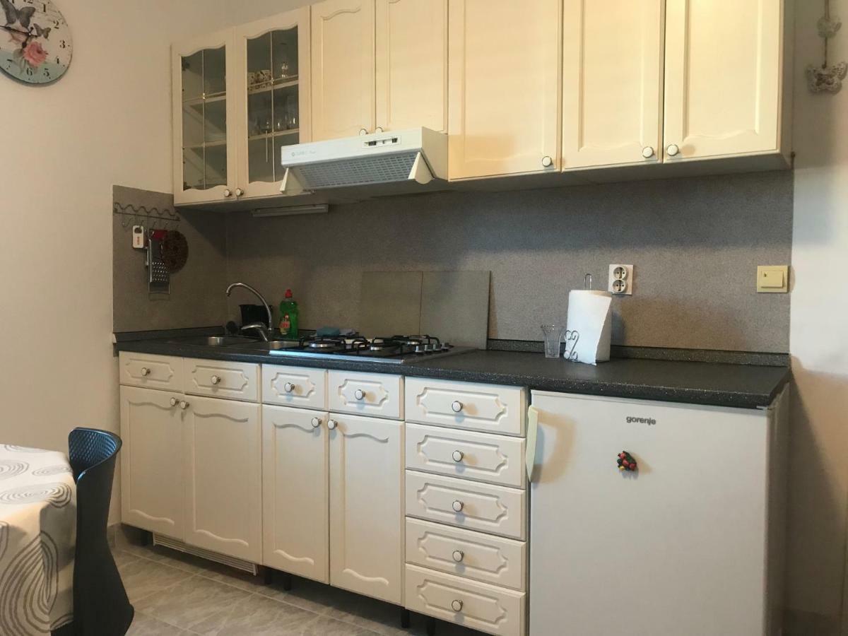 Apartman Gracin Примоштен Экстерьер фото