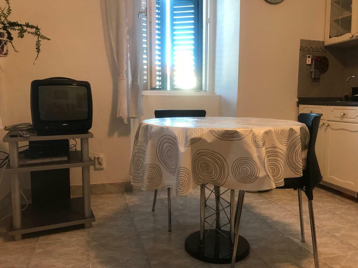 Apartman Gracin Примоштен Экстерьер фото